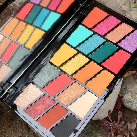 Revolution eyeshadow pallet