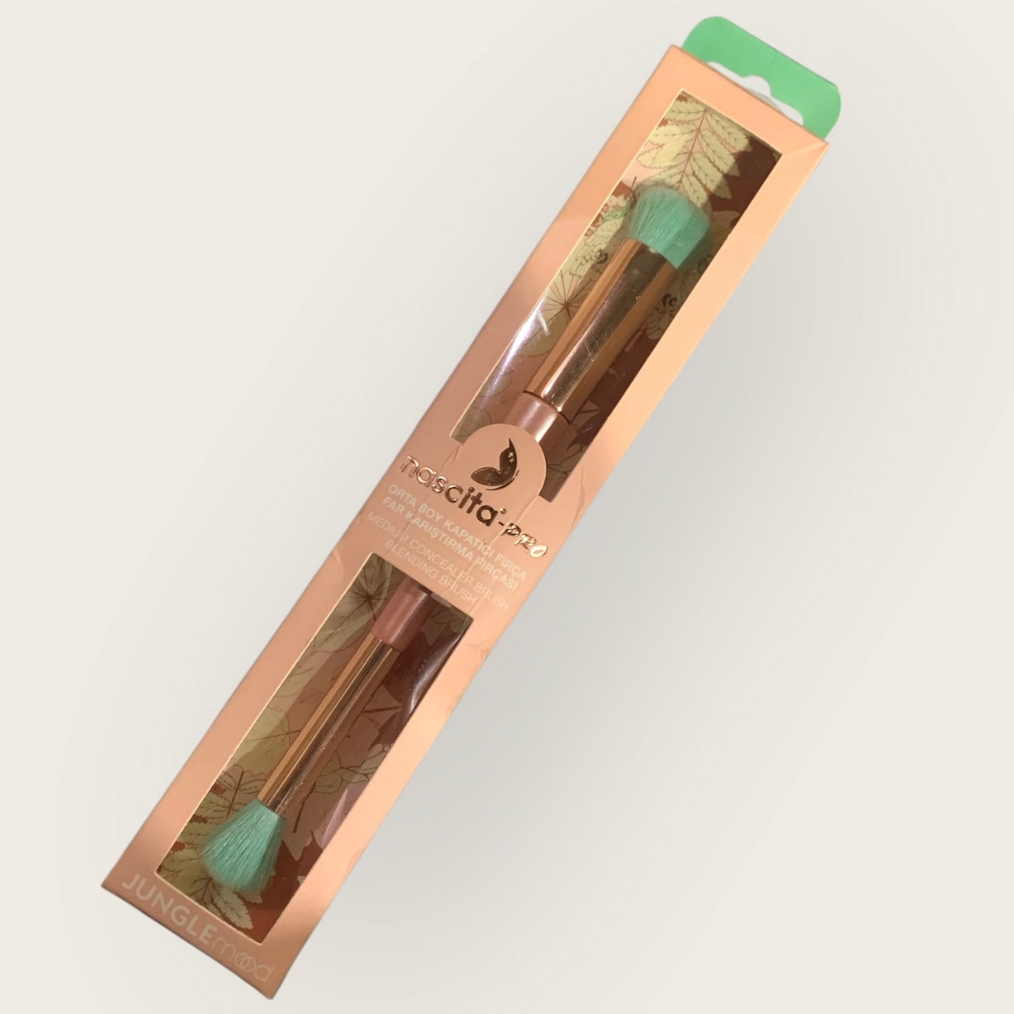 Nascita - pro Medium Concealer and Blending Brush