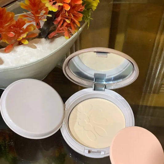 Cool betty powder cake - Makeup