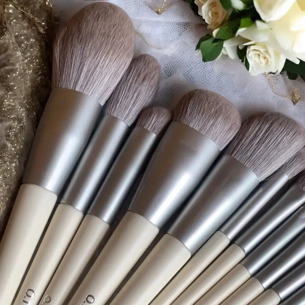 O.TWO.O 14 Pc Brush Set