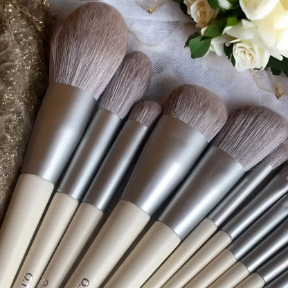 O.TWO.O 14 Pc Brush Set