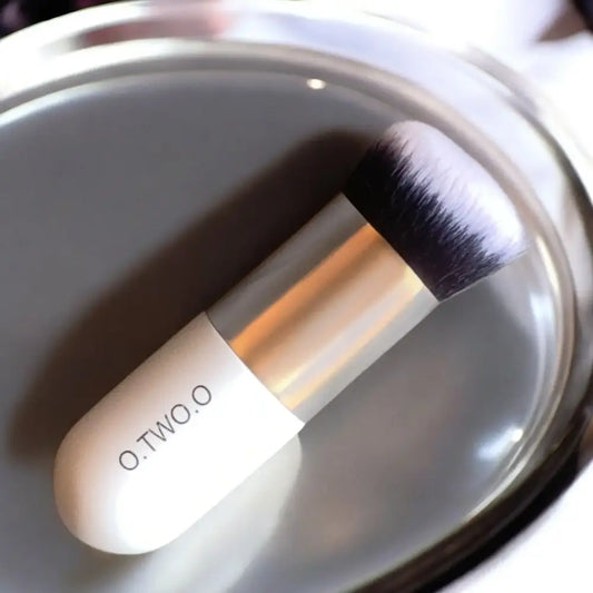 O.TWO.O Foundation Brush