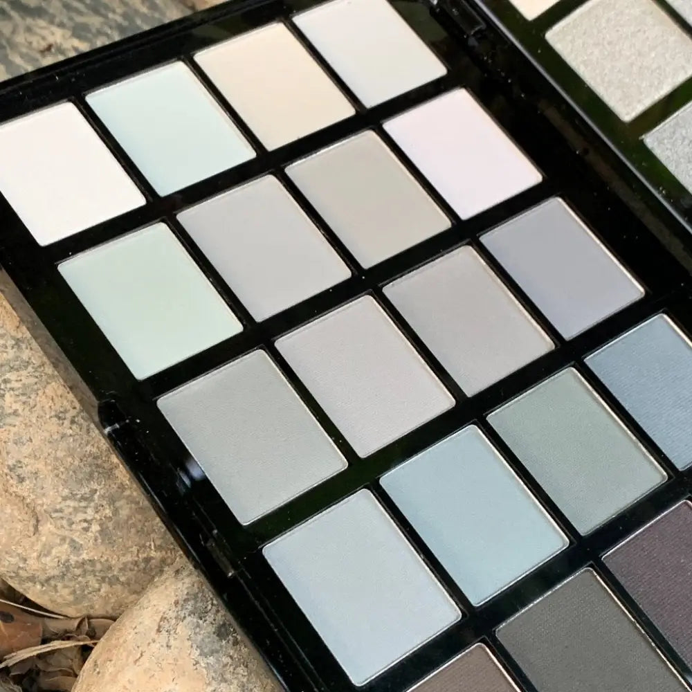 Revolution Makeup London Color Book CB01 - Makeup